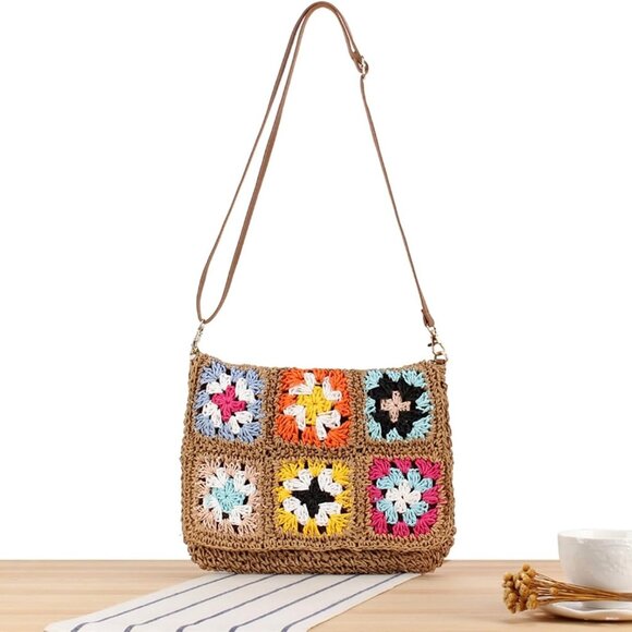 Sustainable Woven Crossbody Bag with Floral Design - Ideal for Beach Vacations - Picture 6 of 9